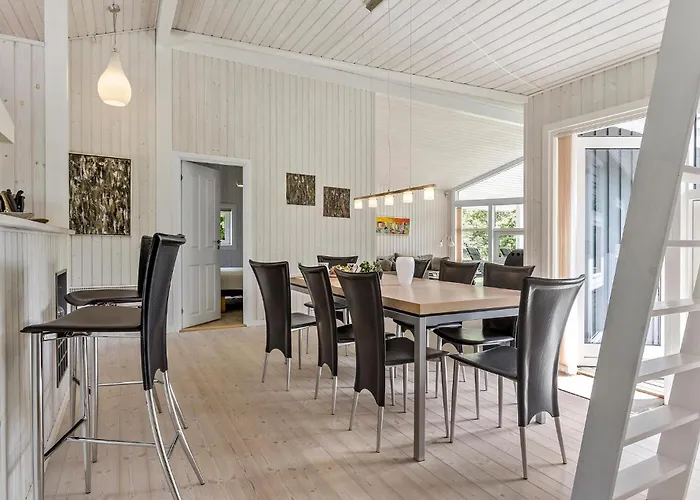 Feriehus Stunning In With Sauna Bogense